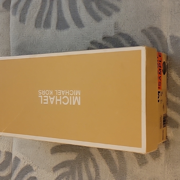 NWT Michael Kors sandals - Picture 12 of 12